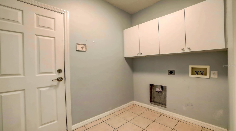 Bradenton, Florida 34212, 5 Bedroom Bedrooms, ,2 Bathroombathrooms,Residential,For Sale,Mill,0,Mfra4704077