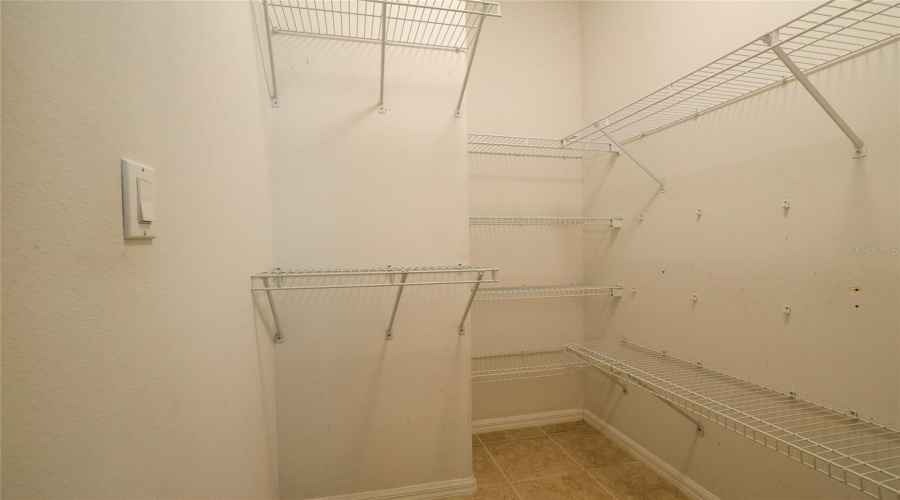 Bradenton, Florida 34212, 5 Bedroom Bedrooms, ,2 Bathroombathrooms,Residential,For Sale,Mill,0,Mfra4704077
