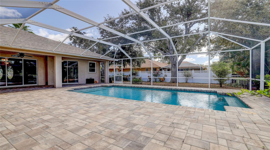 Bradenton, Florida 34212, 5 Bedroom Bedrooms, ,2 Bathroombathrooms,Residential,For Sale,Mill,0,Mfra4704077