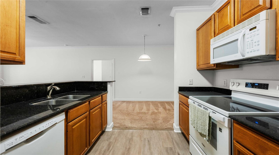Tampa, Florida 33647, 2 Bedroom Bedrooms, ,2 Bathroombathrooms,Residential,For Sale,Bridle Club,0,Mfrtb8541747