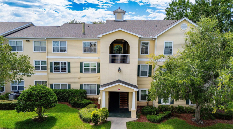 Tampa, Florida 33647, 2 Bedroom Bedrooms, ,2 Bathroombathrooms,Residential,For Sale,Bridle Club,0,Mfrtb8541747