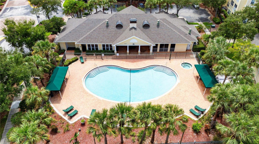 Tampa, Florida 33647, 2 Bedroom Bedrooms, ,2 Bathroombathrooms,Residential,For Sale,Bridle Club,0,Mfrtb8541747