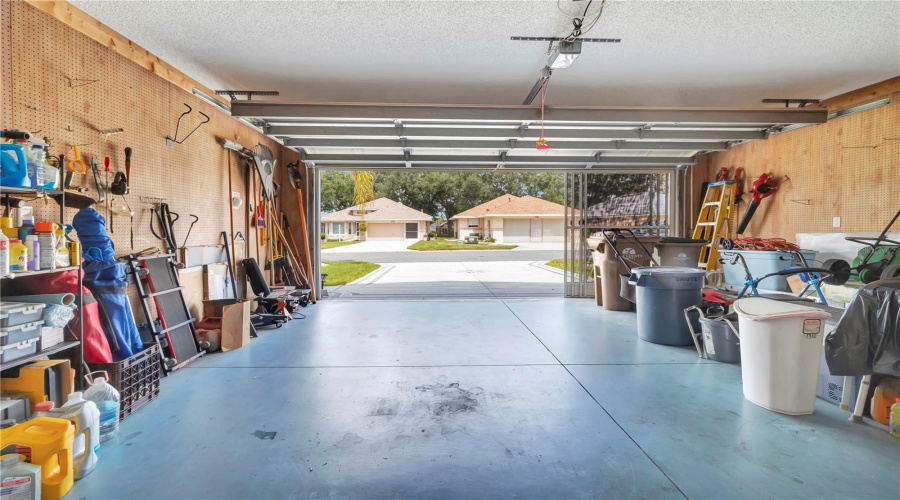 Garage With Screen