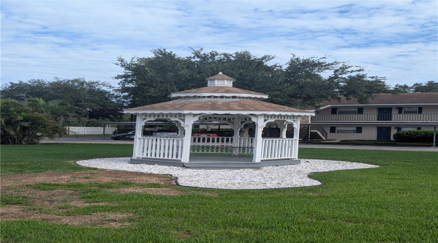 Seminole, Florida 33772, 2 Bedroom Bedrooms, ,2 Bathroombathrooms,Residential,For Sale,113Th,0,Mfrw7888779