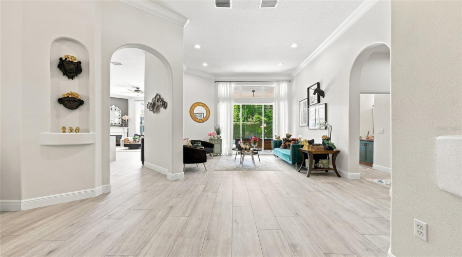 Orlando, Florida 32835, 4 Bedroom Bedrooms, ,4 Bathroombathrooms,Residential,For Sale,Baesel View,0,Mfro6435500