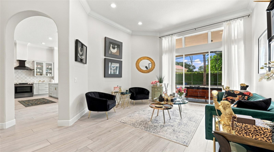 Orlando, Florida 32835, 4 Bedroom Bedrooms, ,4 Bathroombathrooms,Residential,For Sale,Baesel View,0,Mfro6435500