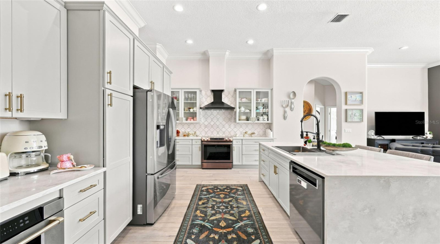 Orlando, Florida 32835, 4 Bedroom Bedrooms, ,4 Bathroombathrooms,Residential,For Sale,Baesel View,0,Mfro6435500