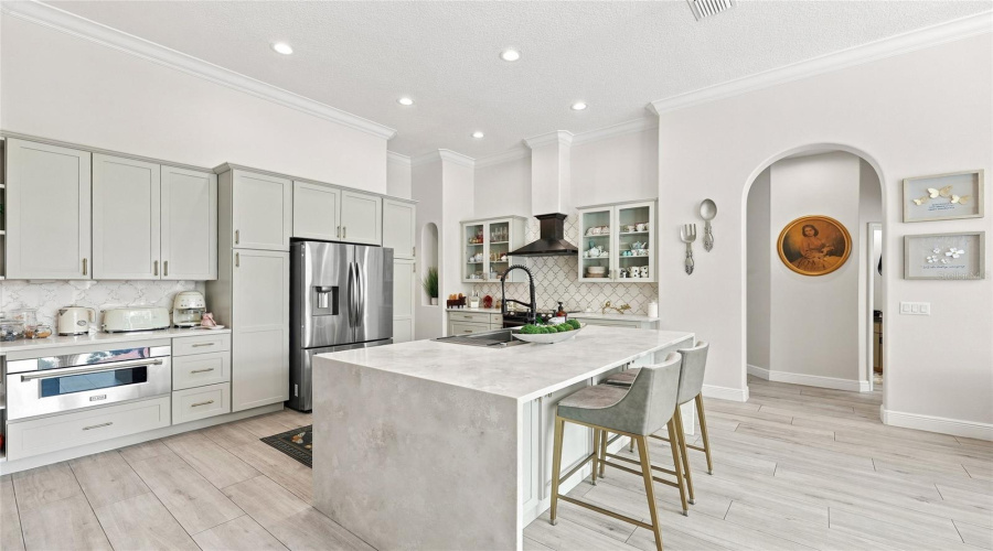 Orlando, Florida 32835, 4 Bedroom Bedrooms, ,4 Bathroombathrooms,Residential,For Sale,Baesel View,0,Mfro6435500