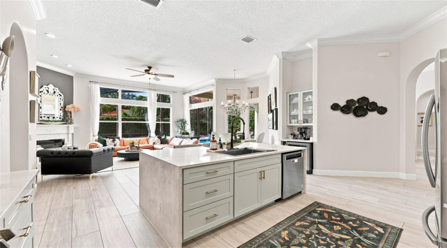 Orlando, Florida 32835, 4 Bedroom Bedrooms, ,4 Bathroombathrooms,Residential,For Sale,Baesel View,0,Mfro6435500
