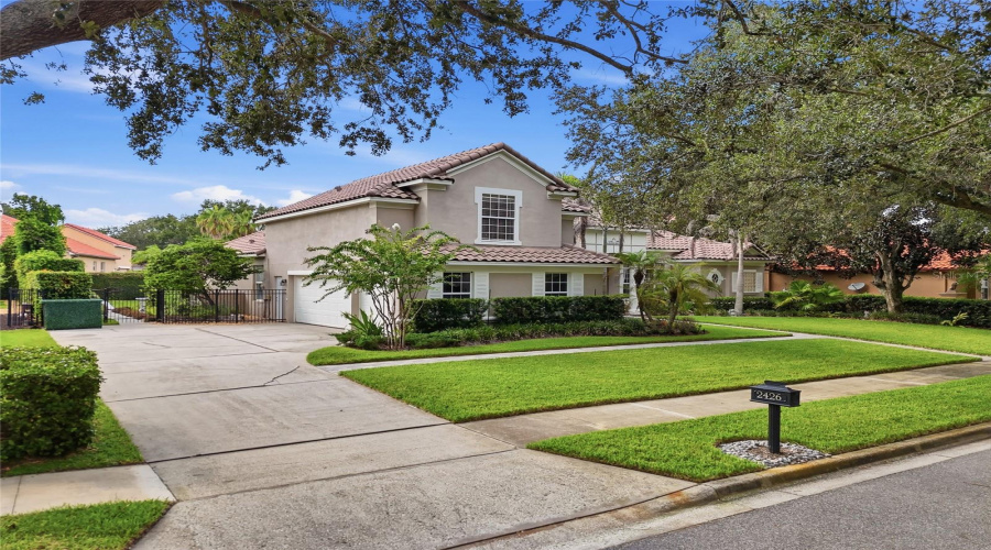Orlando, Florida 32835, 4 Bedroom Bedrooms, ,4 Bathroombathrooms,Residential,For Sale,Baesel View,0,Mfro6435500