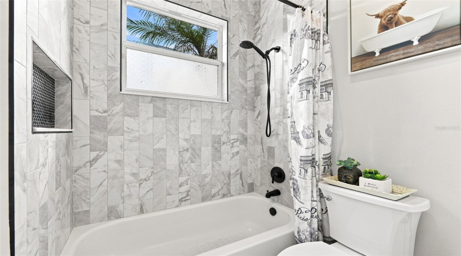 Orlando, Florida 32835, 4 Bedroom Bedrooms, ,4 Bathroombathrooms,Residential,For Sale,Baesel View,0,Mfro6435500