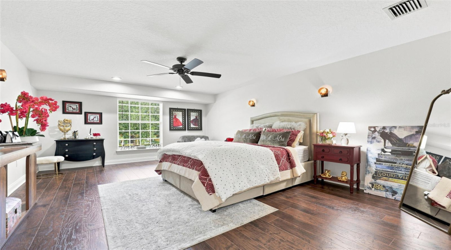 Orlando, Florida 32835, 4 Bedroom Bedrooms, ,4 Bathroombathrooms,Residential,For Sale,Baesel View,0,Mfro6435500