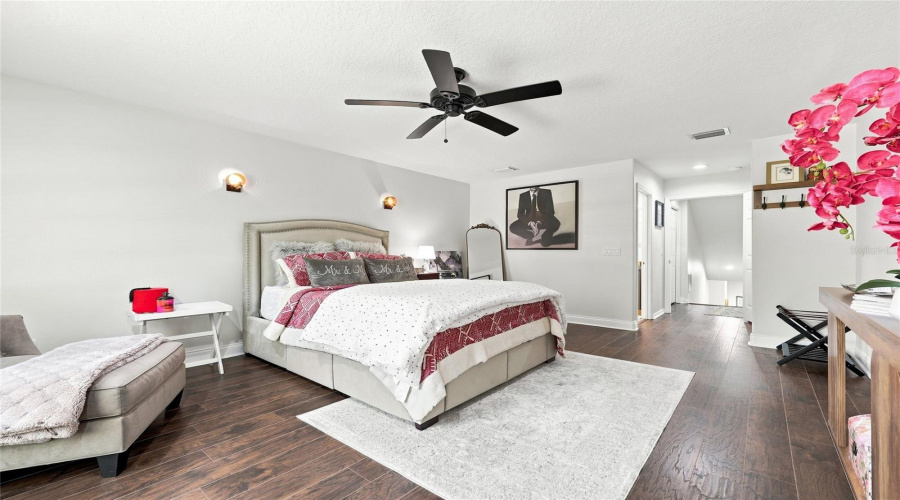 Orlando, Florida 32835, 4 Bedroom Bedrooms, ,4 Bathroombathrooms,Residential,For Sale,Baesel View,0,Mfro6435500