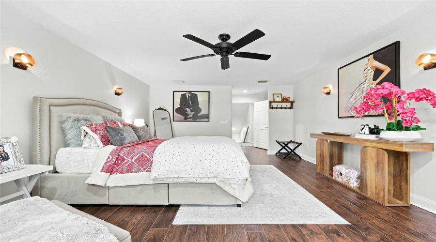 Orlando, Florida 32835, 4 Bedroom Bedrooms, ,4 Bathroombathrooms,Residential,For Sale,Baesel View,0,Mfro6435500