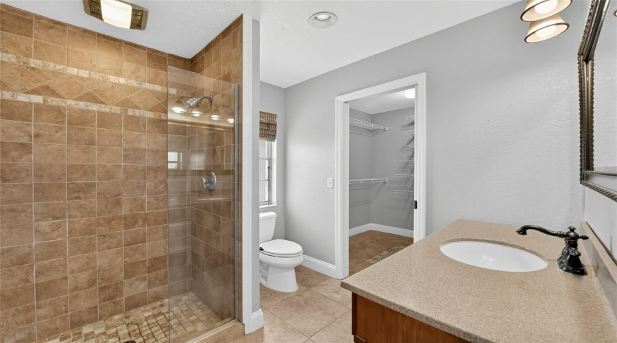 Bradenton, Florida 34209, 3 Bedroom Bedrooms, ,2 Bathroombathrooms,Residential,For Sale,71St,0,Mfra4704025