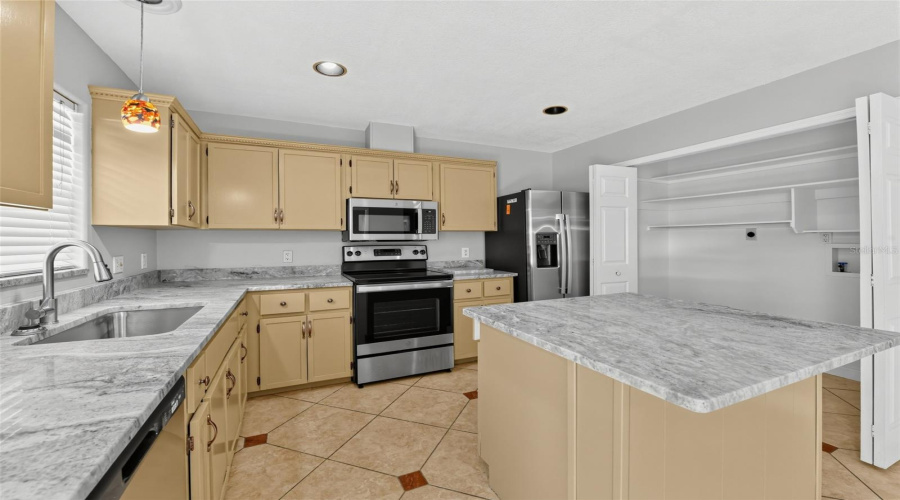Bradenton, Florida 34209, 3 Bedroom Bedrooms, ,2 Bathroombathrooms,Residential,For Sale,71St,0,Mfra4704025