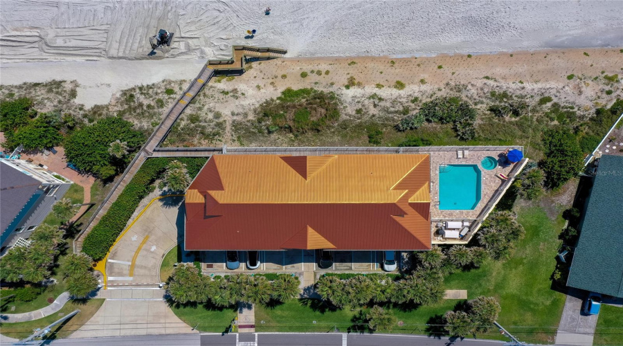 Private Community Club House With Additional Pool