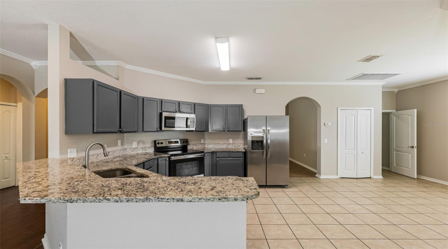 Lakeland, Florida 33810, 3 Bedroom Bedrooms, ,3 Bathroombathrooms,Residential,For Sale,Woodvine,0,Mfro6408084