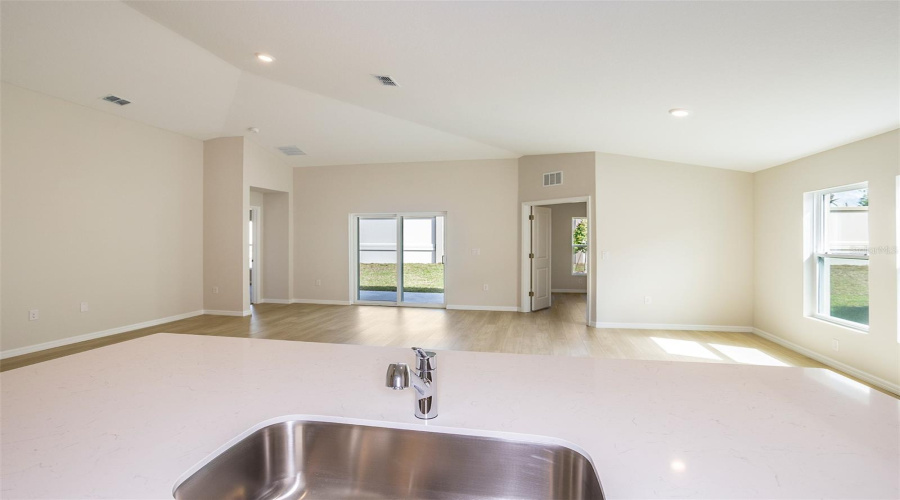 Zephyrhills, Florida 33541, 4 Bedroom Bedrooms, ,3 Bathroombathrooms,Residential,For Sale,Thornhedge,0,Mfrtb8542891