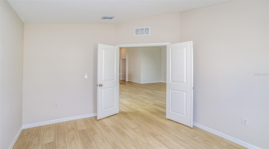 Zephyrhills, Florida 33541, 4 Bedroom Bedrooms, ,3 Bathroombathrooms,Residential,For Sale,Thornhedge,0,Mfrtb8542891