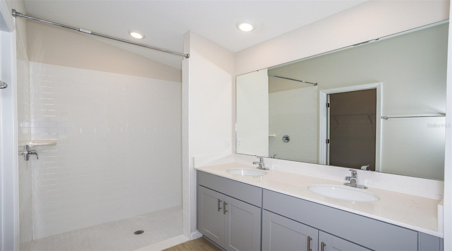 Zephyrhills, Florida 33541, 4 Bedroom Bedrooms, ,3 Bathroombathrooms,Residential,For Sale,Thornhedge,0,Mfrtb8542891