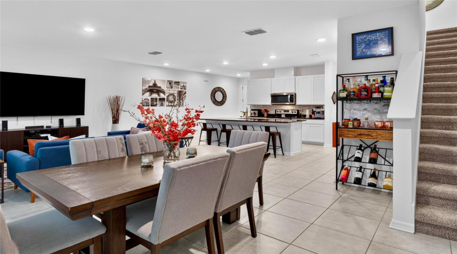 Tampa, Florida 33613, 3 Bedroom Bedrooms, ,2 Bathroombathrooms,Residential,For Sale,Abby Birch,0,Mfrtb8542398