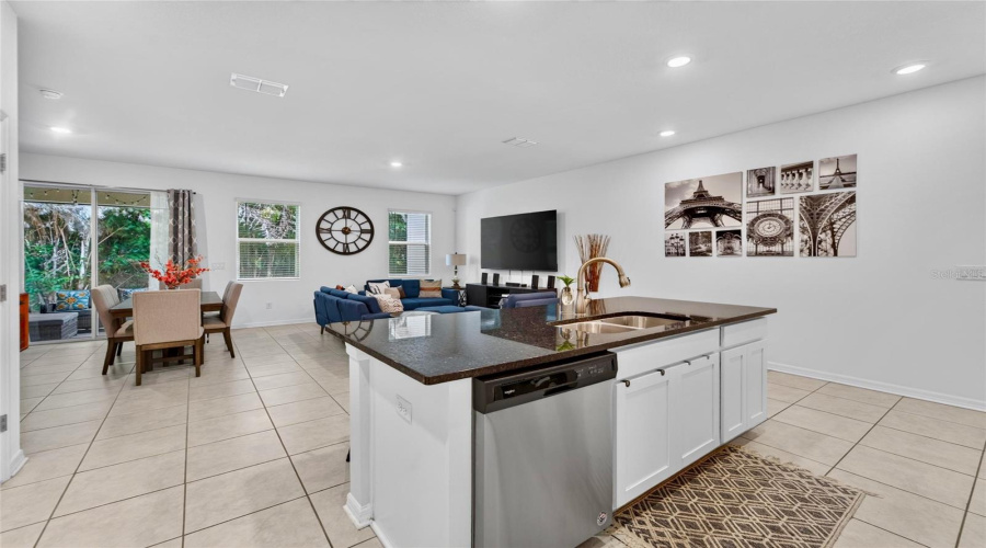 Tampa, Florida 33613, 3 Bedroom Bedrooms, ,2 Bathroombathrooms,Residential,For Sale,Abby Birch,0,Mfrtb8542398