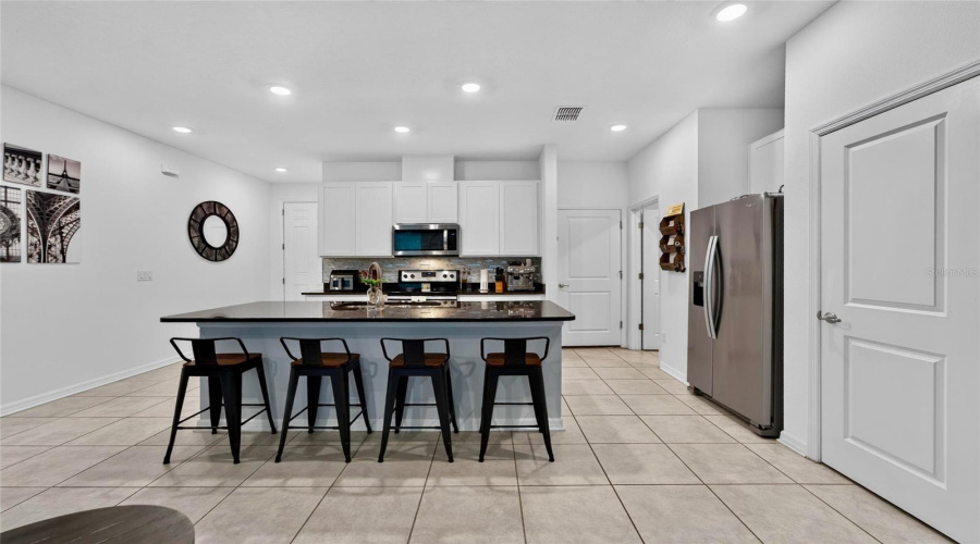 Tampa, Florida 33613, 3 Bedroom Bedrooms, ,2 Bathroombathrooms,Residential,For Sale,Abby Birch,0,Mfrtb8542398