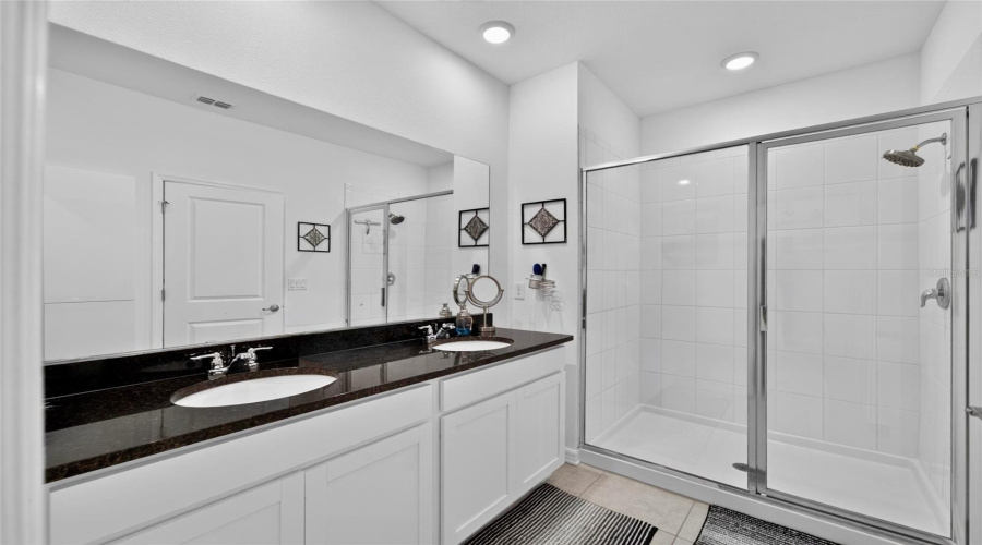 Tampa, Florida 33613, 3 Bedroom Bedrooms, ,2 Bathroombathrooms,Residential,For Sale,Abby Birch,0,Mfrtb8542398