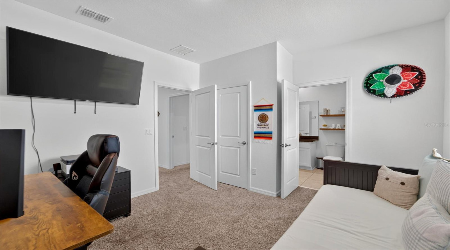 Tampa, Florida 33613, 3 Bedroom Bedrooms, ,2 Bathroombathrooms,Residential,For Sale,Abby Birch,0,Mfrtb8542398