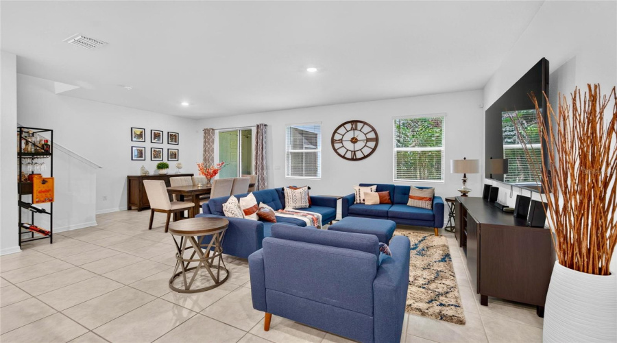 Tampa, Florida 33613, 3 Bedroom Bedrooms, ,2 Bathroombathrooms,Residential,For Sale,Abby Birch,0,Mfrtb8542398