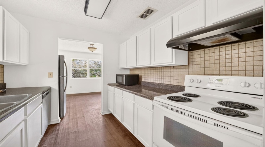 Williston, Florida 32696, 3 Bedroom Bedrooms, ,2 Bathroombathrooms,Residential,For Sale,8Th,0,Mfrgc542878