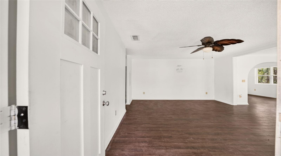 Williston, Florida 32696, 3 Bedroom Bedrooms, ,2 Bathroombathrooms,Residential,For Sale,8Th,0,Mfrgc542878