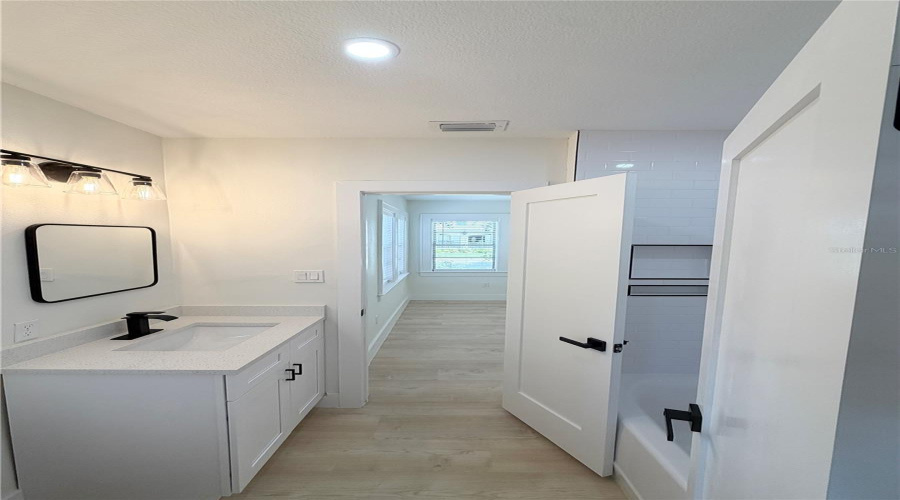 Tampa, Florida 33604, 3 Bedroom Bedrooms, ,2 Bathroombathrooms,Residential,For Sale,Lambright,0,Mfrtb8540403
