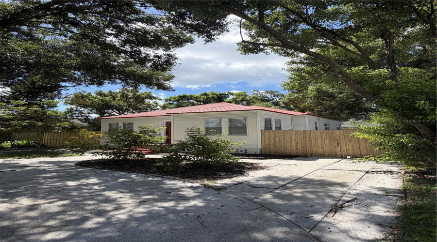 Tampa, Florida 33604, 3 Bedroom Bedrooms, ,2 Bathroombathrooms,Residential,For Sale,Lambright,0,Mfrtb8540403