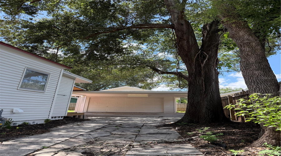 Tampa, Florida 33604, 3 Bedroom Bedrooms, ,2 Bathroombathrooms,Residential,For Sale,Lambright,0,Mfrtb8540403