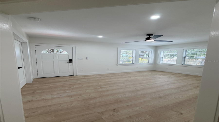 Tampa, Florida 33604, 3 Bedroom Bedrooms, ,2 Bathroombathrooms,Residential,For Sale,Lambright,0,Mfrtb8540403