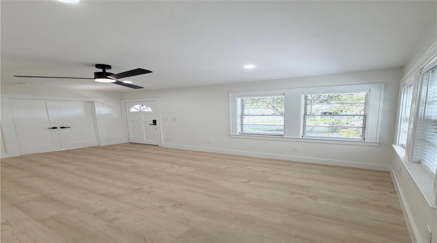 Tampa, Florida 33604, 3 Bedroom Bedrooms, ,2 Bathroombathrooms,Residential,For Sale,Lambright,0,Mfrtb8540403