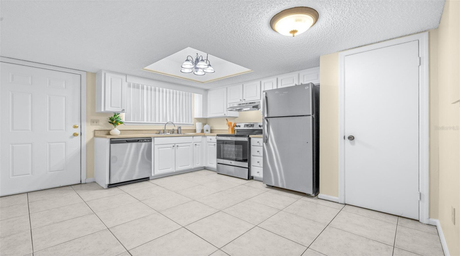 Lakeland, Florida 33801, 2 Bedroom Bedrooms, ,1 Bathroombathrooms,Residential,For Sale,Morgan Combee,0,Mfrl4963162