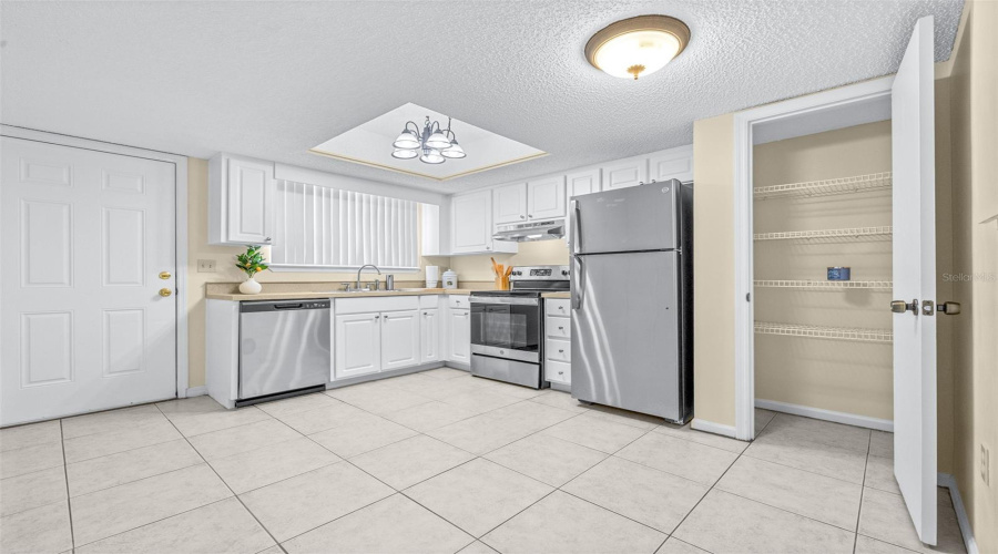 Lakeland, Florida 33801, 2 Bedroom Bedrooms, ,1 Bathroombathrooms,Residential,For Sale,Morgan Combee,0,Mfrl4963162