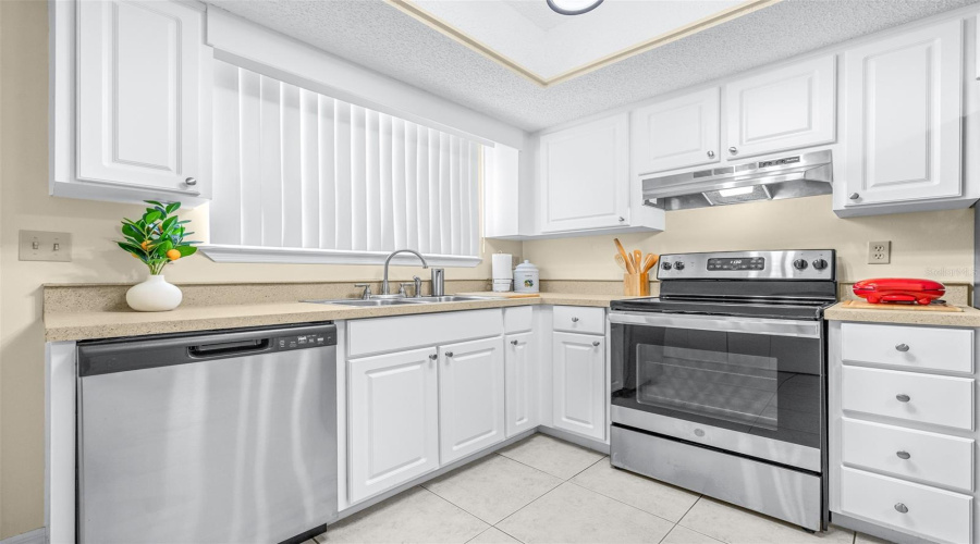 Lakeland, Florida 33801, 2 Bedroom Bedrooms, ,1 Bathroombathrooms,Residential,For Sale,Morgan Combee,0,Mfrl4963162