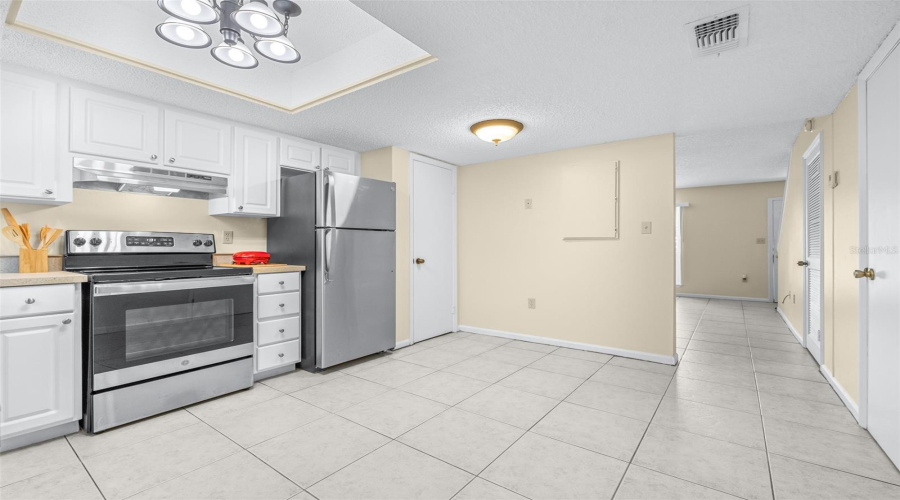 Lakeland, Florida 33801, 2 Bedroom Bedrooms, ,1 Bathroombathrooms,Residential,For Sale,Morgan Combee,0,Mfrl4963162