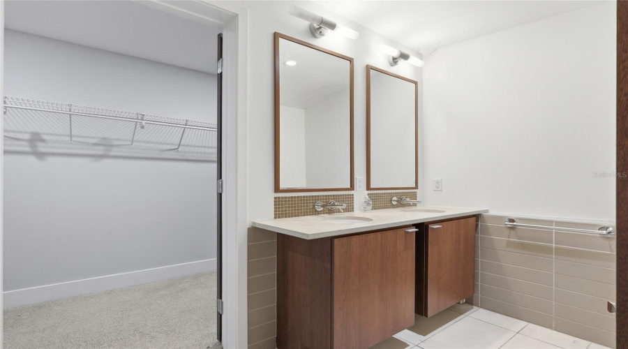 Tampa, Florida 33602, 2 Bedroom Bedrooms, ,2 Bathroombathrooms,Residential,For Sale,12Th,0,Mfrtb8520818