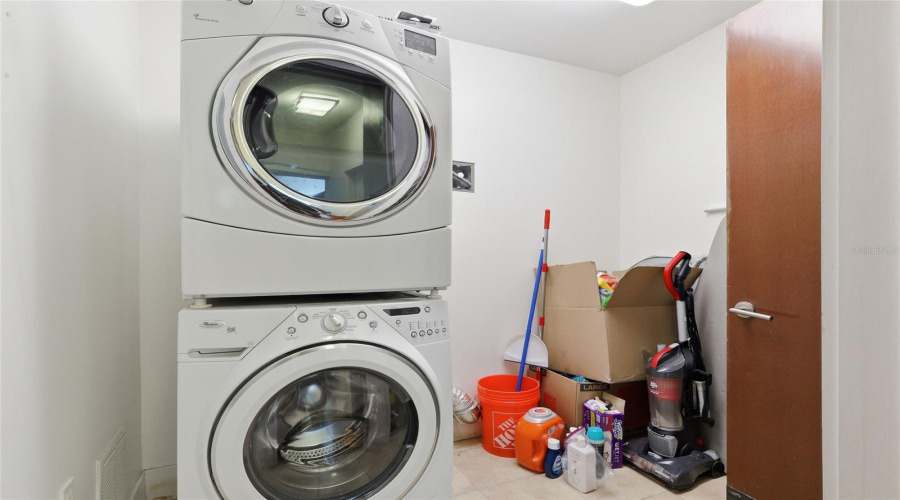 Tampa, Florida 33602, 2 Bedroom Bedrooms, ,2 Bathroombathrooms,Residential,For Sale,12Th,0,Mfrtb8520818