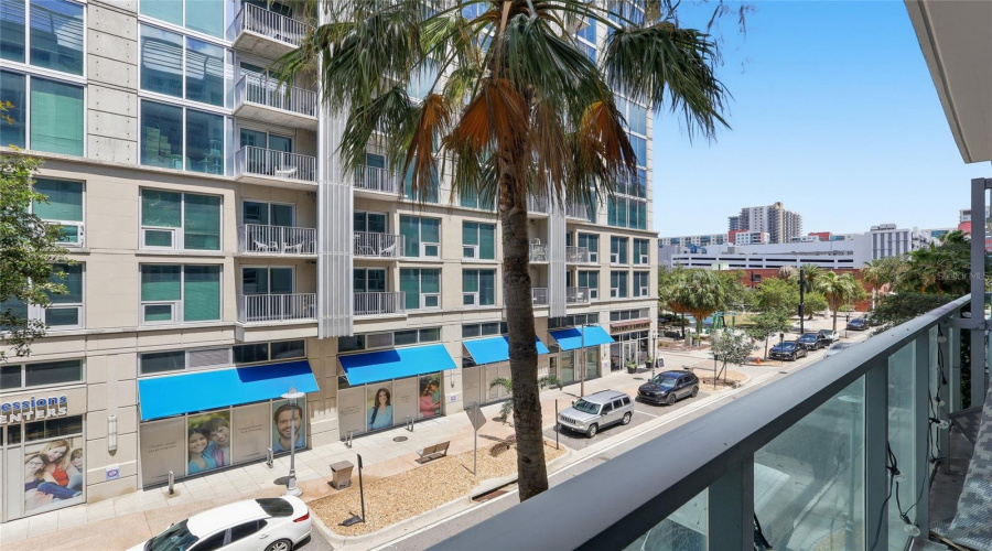 Tampa, Florida 33602, 2 Bedroom Bedrooms, ,2 Bathroombathrooms,Residential,For Sale,12Th,0,Mfrtb8520818