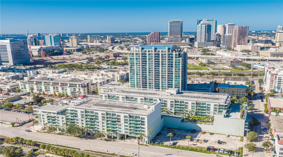 Tampa, Florida 33602, 2 Bedroom Bedrooms, ,2 Bathroombathrooms,Residential,For Sale,12Th,0,Mfrtb8520818