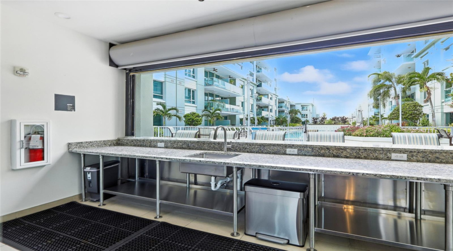 Tampa, Florida 33602, 2 Bedroom Bedrooms, ,2 Bathroombathrooms,Residential,For Sale,12Th,0,Mfrtb8520818