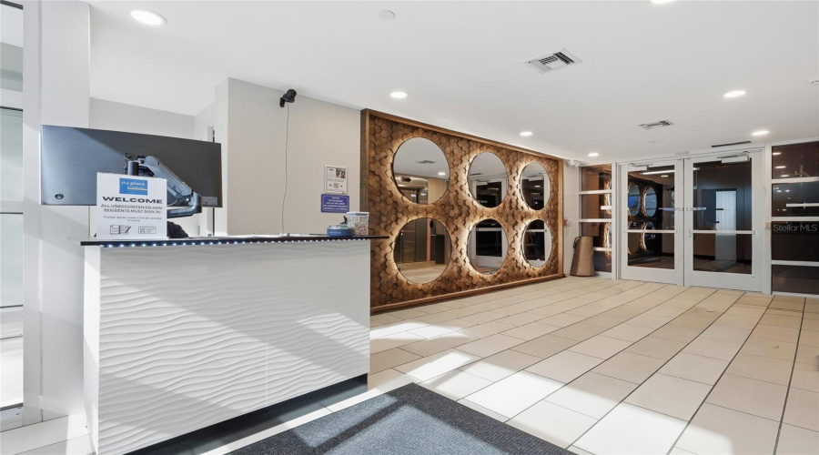 Tampa, Florida 33602, 2 Bedroom Bedrooms, ,2 Bathroombathrooms,Residential,For Sale,12Th,0,Mfrtb8520818