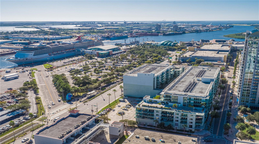 Tampa, Florida 33602, 2 Bedroom Bedrooms, ,2 Bathroombathrooms,Residential,For Sale,12Th,0,Mfrtb8520818