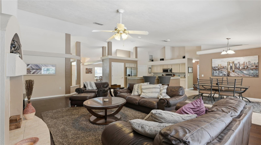 Gainesville, Florida 32606, 3 Bedroom Bedrooms, ,2 Bathroombathrooms,Residential,For Sale,106Th,0,Mfrgc540967